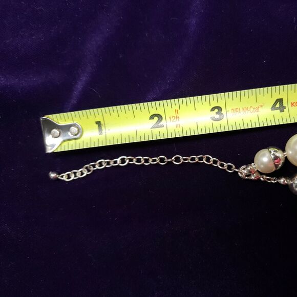 Faux Pearl Necklace Creamy White Alternating Sizes Capped in Shiny Silver Tone - Picture 8 of 9